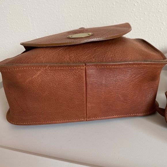 Chic Brown Leather Crossbody Bag - Picture 13 of 16